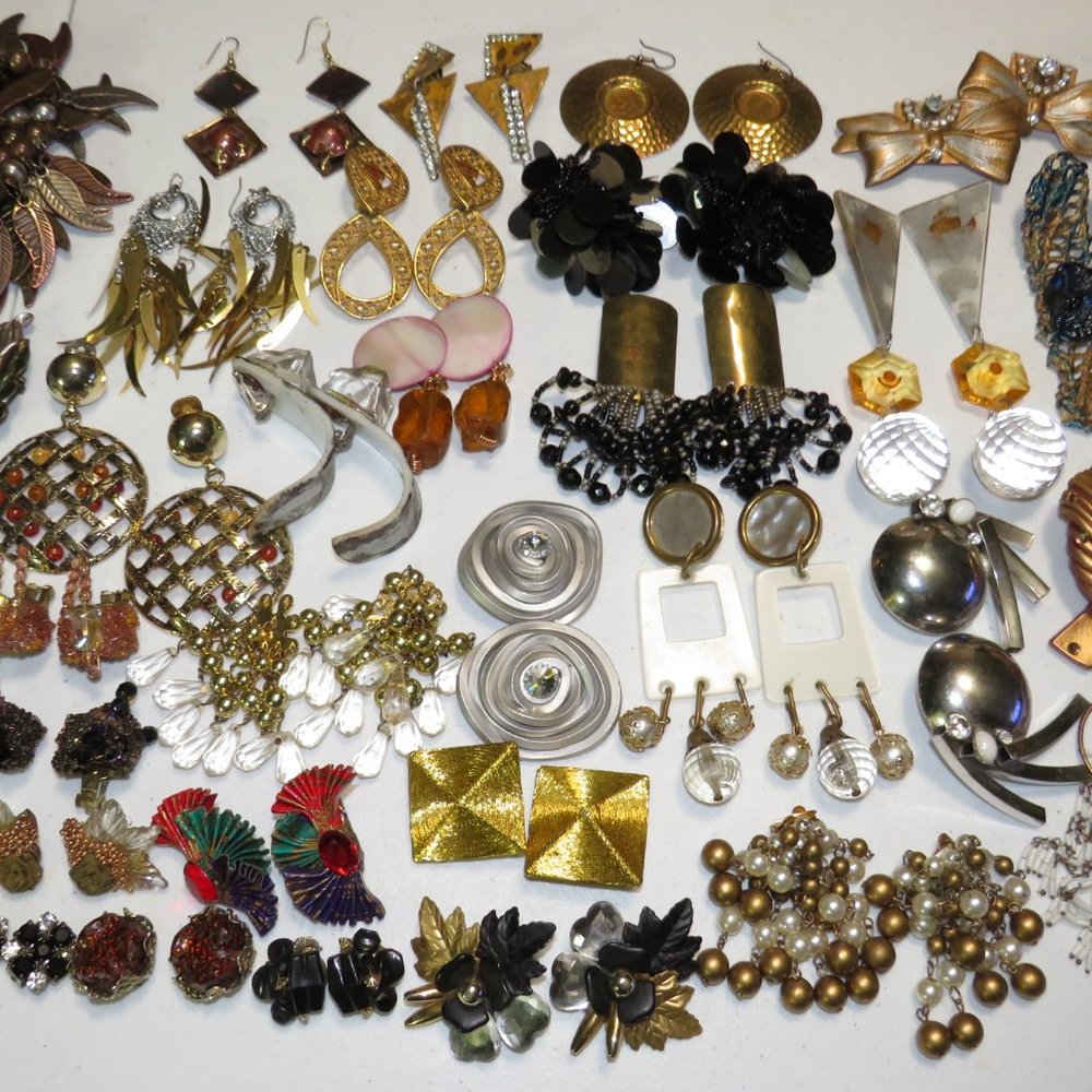 VINTAGE CLIP ON  EARRINGS - 35 Pairs